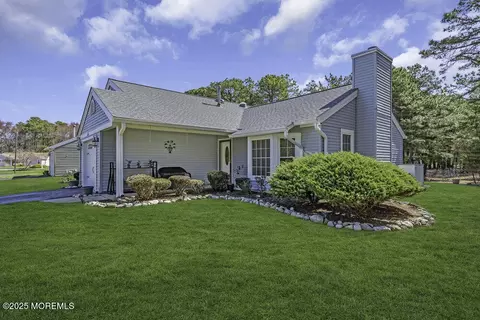 Exterior - 2 York Dr, Forked River, NJ 08731 photo 4 of 14