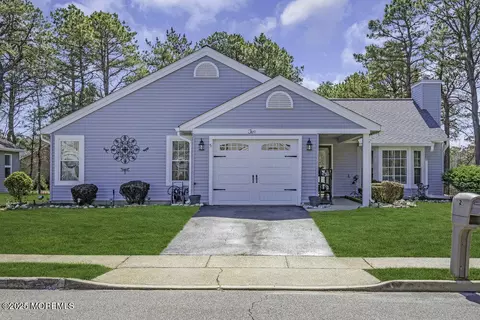 2 York Dr, Forked River, NJ 08731