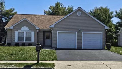 18 Devin Ln, Brick, NJ 08723