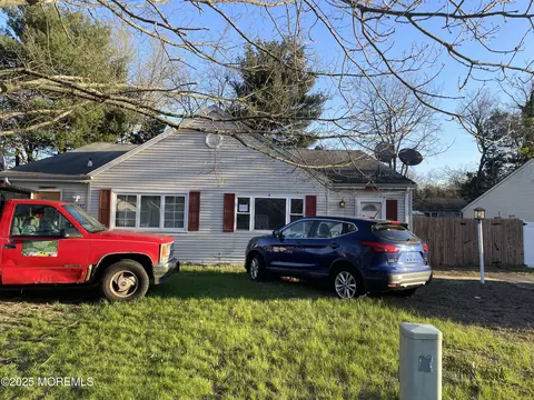 2538 Lexington Ct, Jackson, NJ 08527