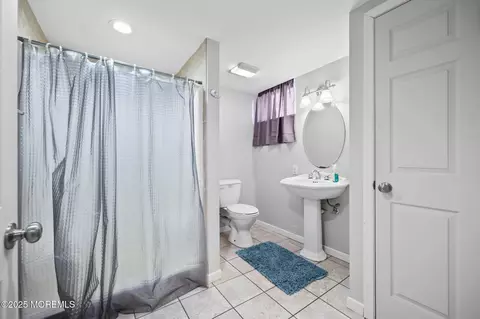 Bath - 69 Johnson Ln, Jackson, NJ 08527 photo 4 of 4