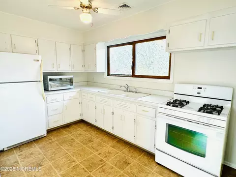 922 Capstan Dr, Forked River, NJ 08731 photo 12