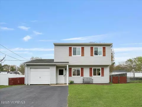 498 Rhode Island Ave, Brick, NJ 08724