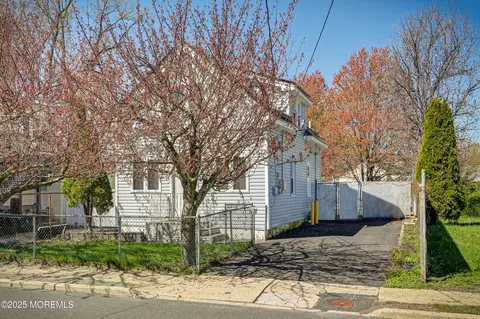 81 Ocean Ave, North Middletown, NJ 07748
