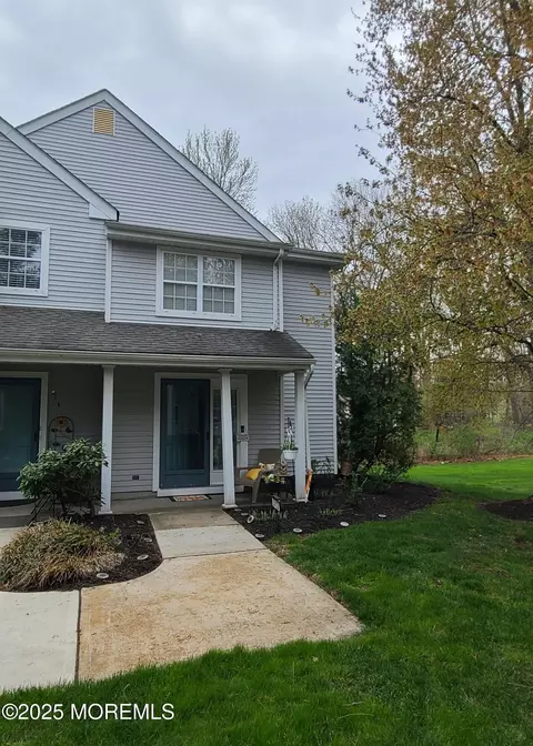 312 Towne Dr, Manalapan, NJ 07726