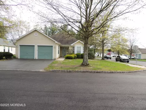 34 Meadows Ln, Manchester, NJ 08759