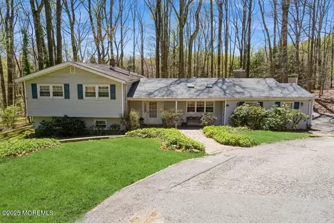 24 Overlook Dr, Holmdel, NJ 07733