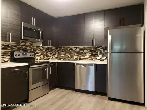 136 Amberly Dr #Q, Manalapan, NJ 07726
