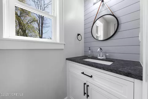 Bath - 6 Viola Ave, Leonardo, NJ 07737 photo 1 of 4