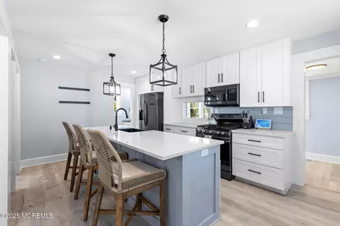 Kitchen - 6 Viola Ave, Leonardo, NJ 07737 photo 1 of 6