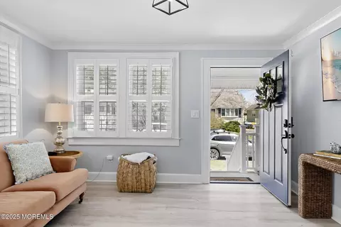 Entry Way - 6 Viola Ave, Leonardo, NJ 07737 photo 1 of 6
