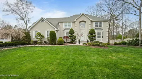 101 Erin Dr, Jackson, NJ 08527