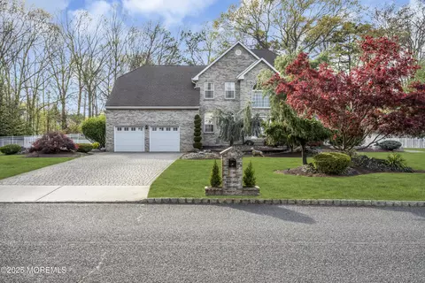 37 Serendipity Dr, Jackson, NJ 08527