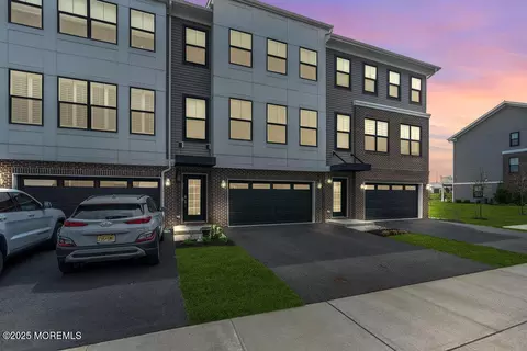 36 Kelly Way, Tinton Falls, NJ 07724