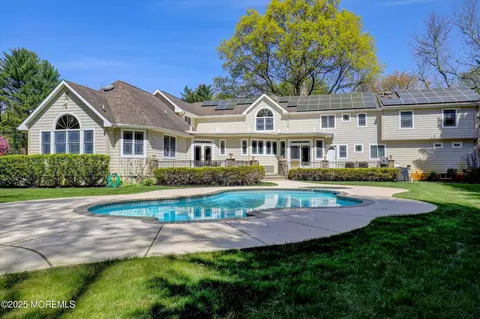 6 Tanglewood Ln, Holmdel, NJ 07733