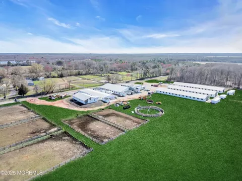 935 Lakewood Farmingdale Rd, Howell, NJ 07731