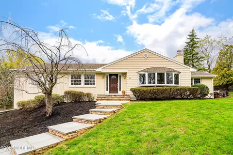 241 Pelican Rd, Middletown, NJ 07748