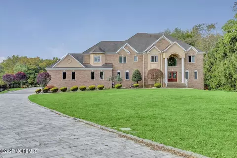 53 Mccaffery Rd, Manalapan, NJ 07726
