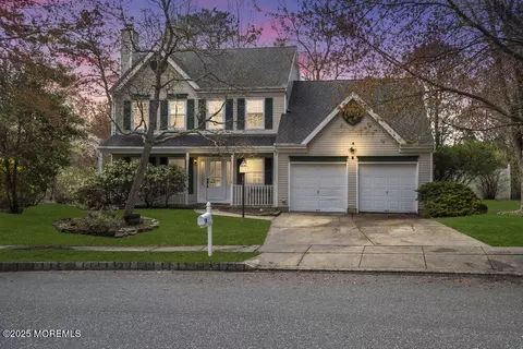 20 Hickory Cir, Barnegat, NJ 08005