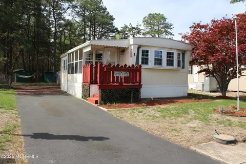 1 Eagle Dr, Whiting, NJ 08759