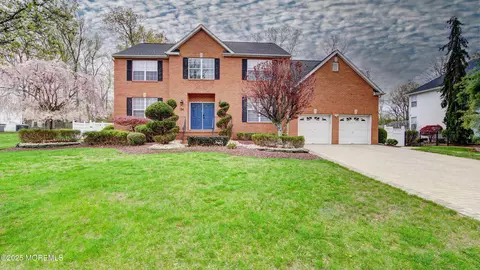 154 Serpentine Dr, Morganville, NJ 07751