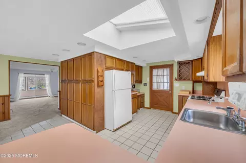 Kitchen - 7 Dock Ave, Waretown, NJ 08758 photo 3 of 5