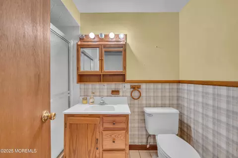 Bath - 7 Dock Ave, Waretown, NJ 08758 photo 3 of 3
