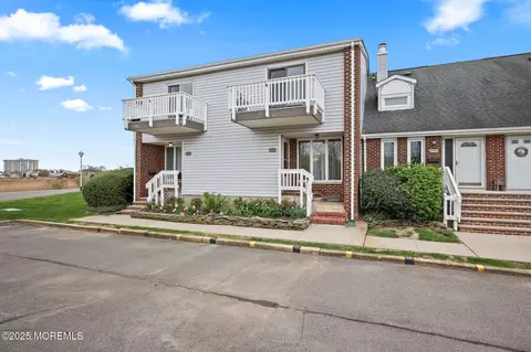 25 Meadow Ave #84, Monmouth Beach, NJ 07750