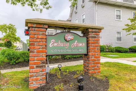 66 Whitefield Ave #110, Ocean Grove, NJ 07756