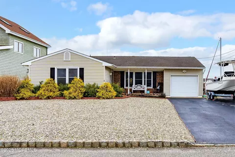 408 Elizabeth Ct, Lanoka Harbor, NJ 08734