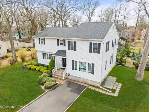 176 Delaware Ave, Oakhurst, NJ 07755