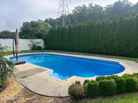 Exterior - 21 Drexel Dr, Jackson, NJ 08527 photo 8 of 10