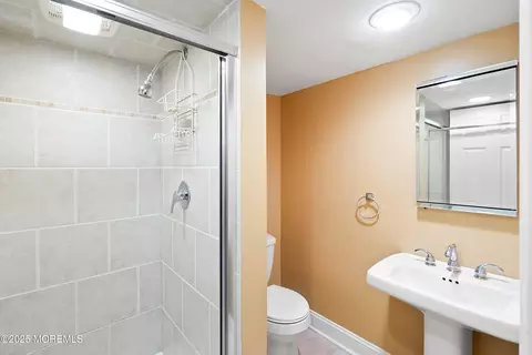 Bath - 21 Drexel Dr, Jackson, NJ 08527 photo 3 of 3