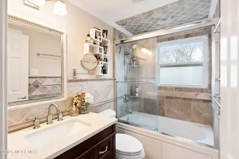 Bath - 21 Drexel Dr, Jackson, NJ 08527 photo 1 of 3