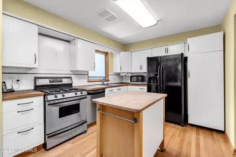 2425 Lake Dr, Forked River, NJ 08731 photo 9