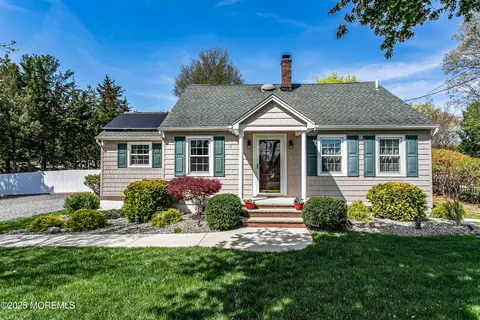 98 Tindall Rd, Middletown, NJ 07748