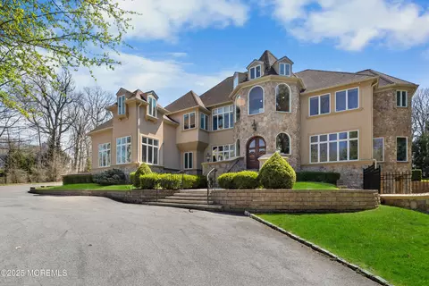 5 Fox Chase Dr, Watchung, NJ 07069