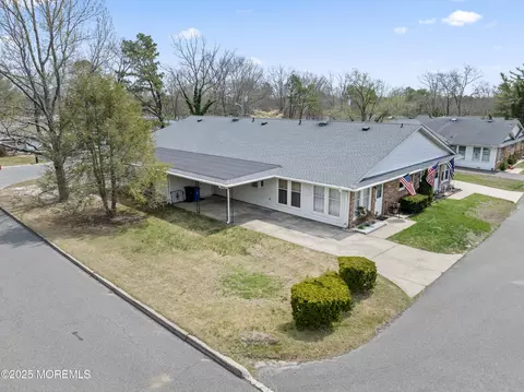 20 Sycamore Rd #D, Manahawkin, NJ 08050