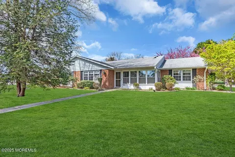 1093 B Argyll Cir, Lakewood, NJ 08701