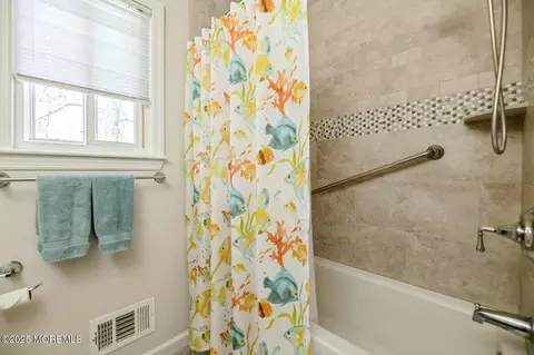 Bath - 60 Appletree Rd, Howell, NJ 07731 photo 4 of 4
