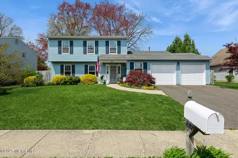 60 Appletree Rd, Howell, NJ 07731