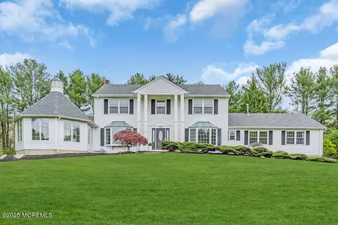5 Sentry Ct, Holmdel, NJ 07733