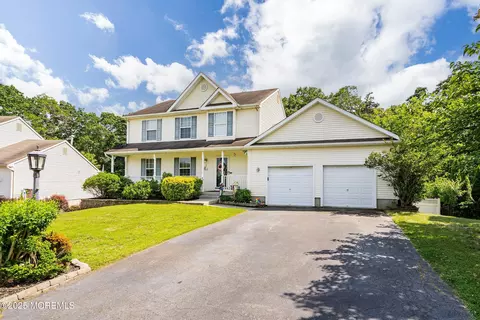 5 Falkinburg Dr, Little Egg Harbor, NJ 08087