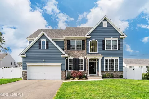 925 Englemere Blvd, Toms River, NJ 08757