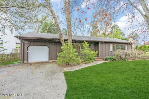 100 Hill Top Dr, Brick, NJ 08724