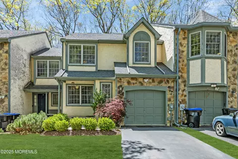 5 Dorchester Dr, East Brunswick, NJ 08816