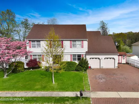 16 Meadow Ln, Old Bridge, NJ 08857