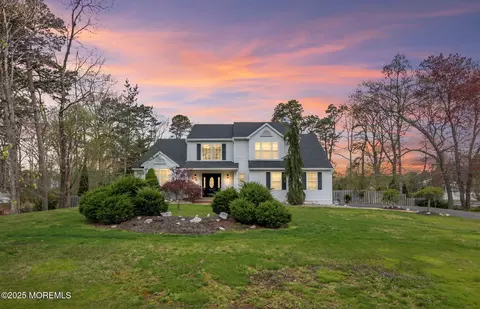 2 Agostina Dr, Jackson, NJ 08527