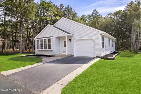 99 Sunset Rd #60, Whiting, NJ 08759