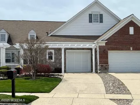 21 Sparrow Dr, Hamilton, NJ 08690